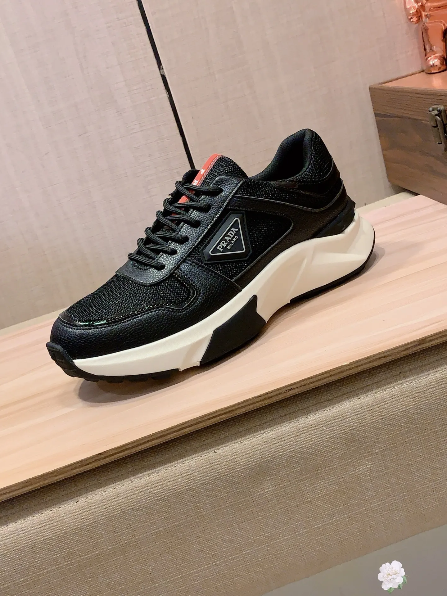Men's men's shoes💰460💰💰🎩🎩[Lightning][Lightning] "PRADA*" The latest and most popular casual shoes, top brand [seduce] luxury ~ purchasing agency, top ~ quality. [Strong] The upper is made of imported breathable cowhide with material ➕ breathable sheepskin lining (•) and fine workmanship. The original stylish and stylish soft rubber wear-resistant and non-slip outsole is light and comfortable on the feet. The real thing looks better when photographed in real life. No. 143: Code: 38-44, 45 can be customized, 3️⃣ colors are available